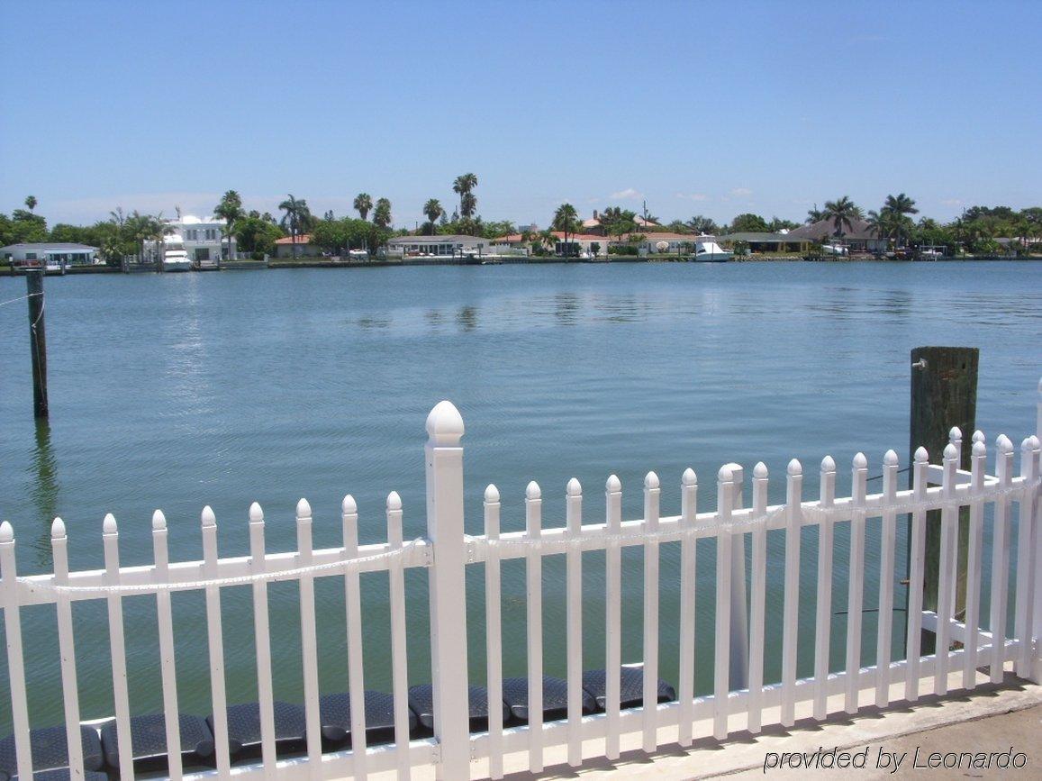 Lorelei Resort Motel Treasure Island Buitenkant foto