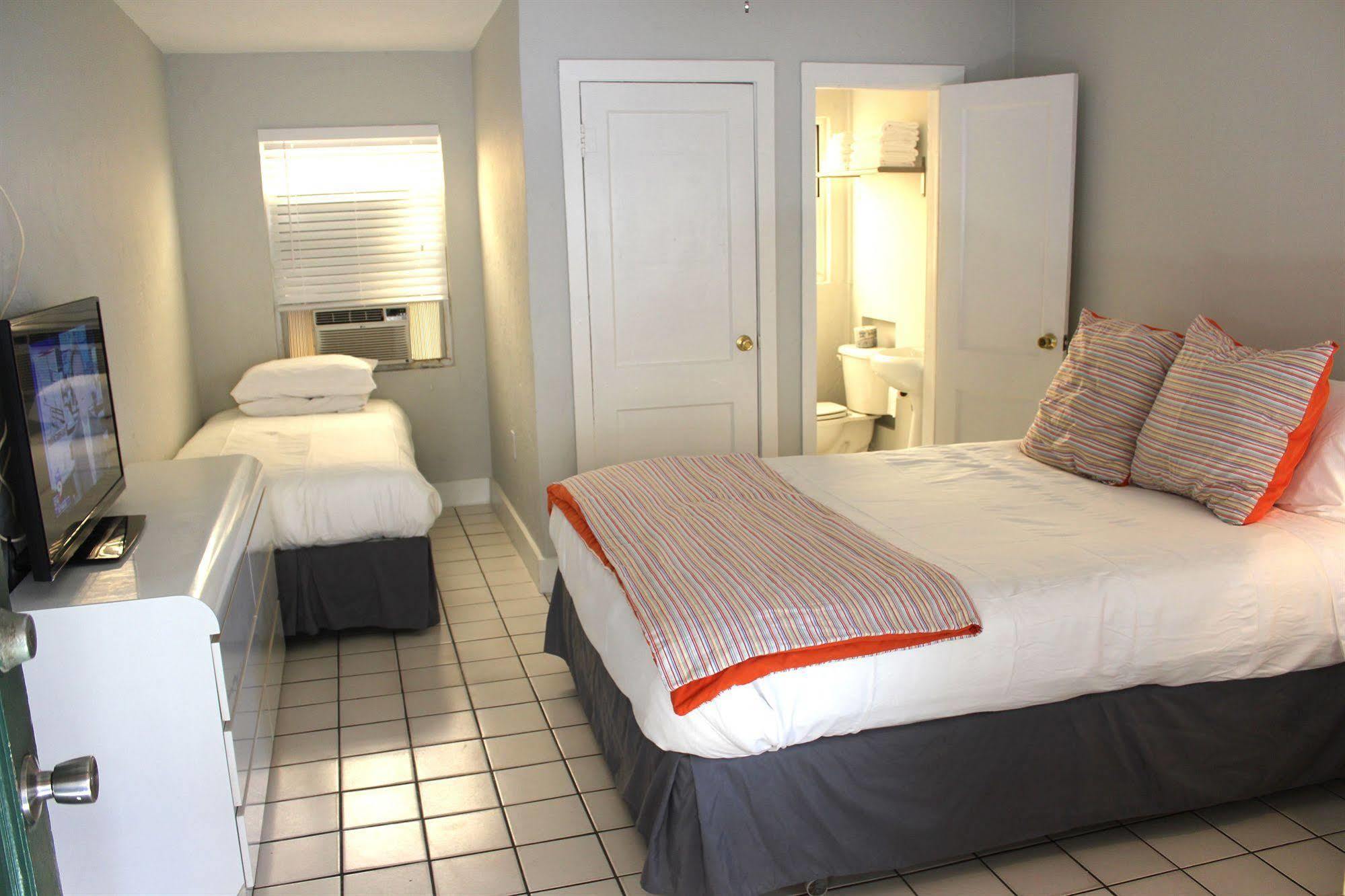 Lorelei Resort Motel Treasure Island Buitenkant foto